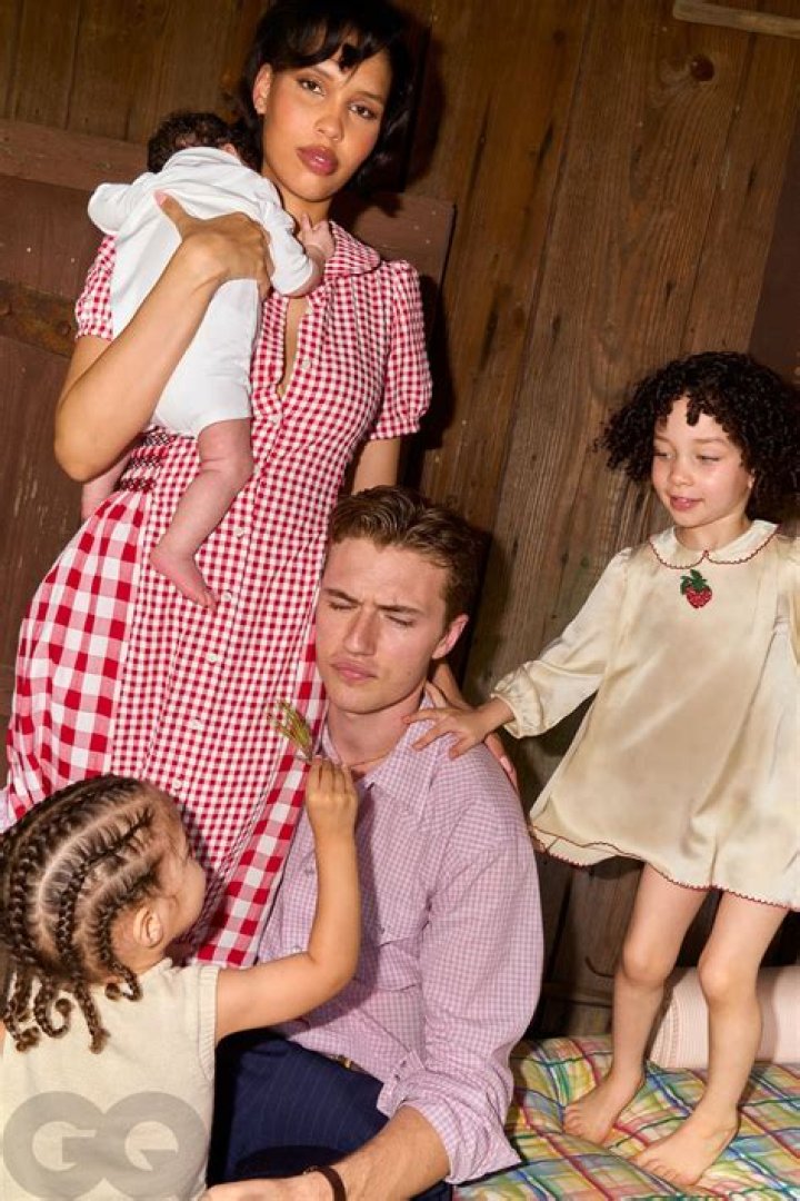 Sandra Smith's Family Life Revealed