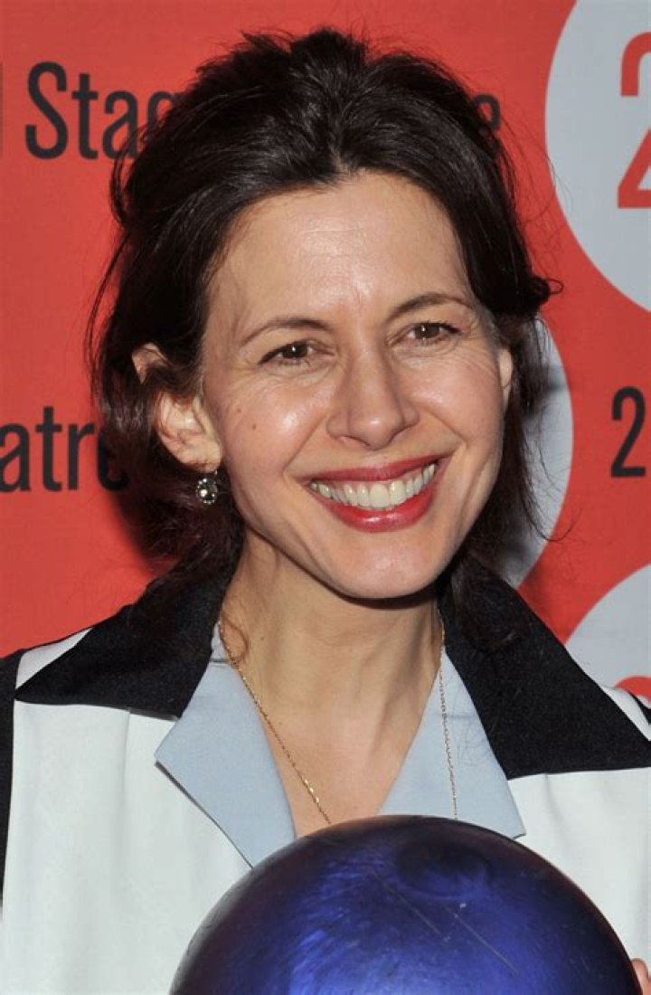 Discover The Multifaceted Talent Of Jessica Hecht: An In-Depth Exploration