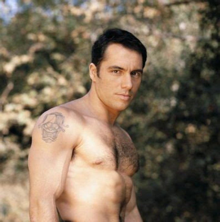 Unveil The Fascinating Truths Behind "Joe Rogan Shirtless": Insights And Discoveries