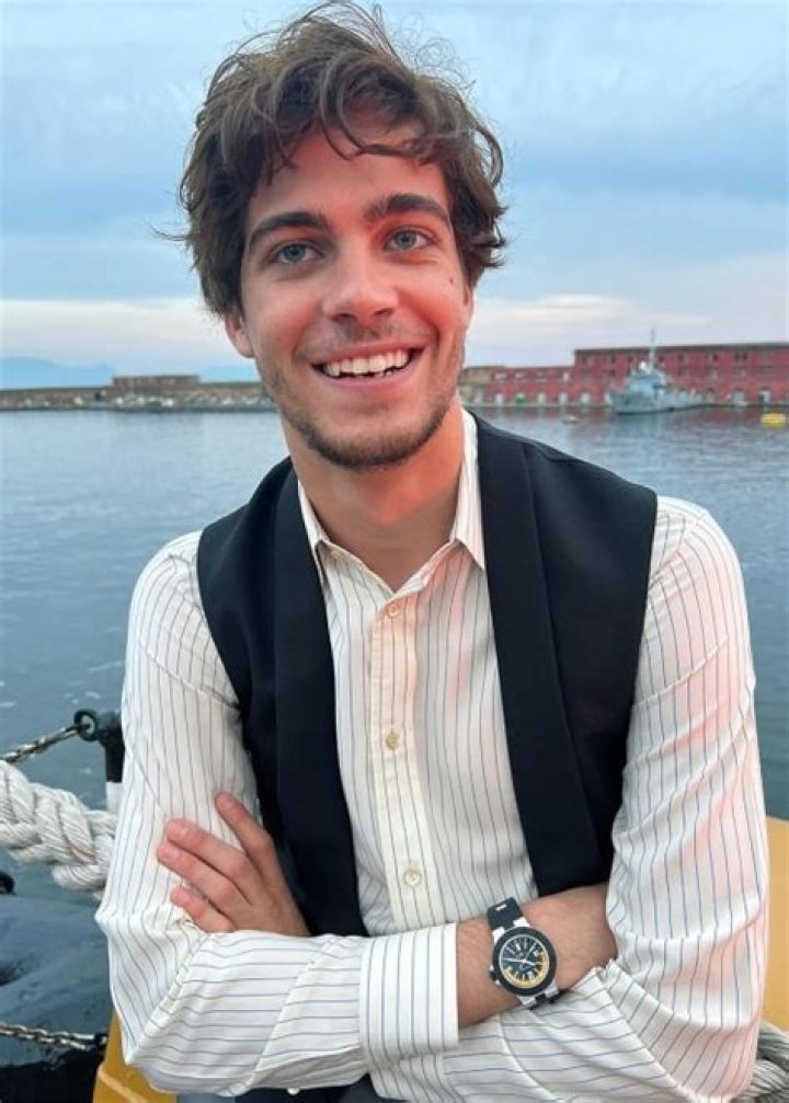 Unveiling The Secrets Of Lorenzo Zurzolo's Height: A Journey Of Discovery