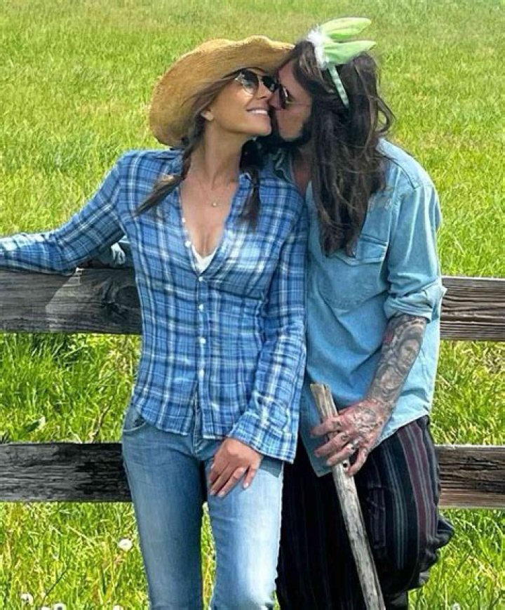 Unveiling The Intriguing Tapestry Of Maurice Gibb's Relationships