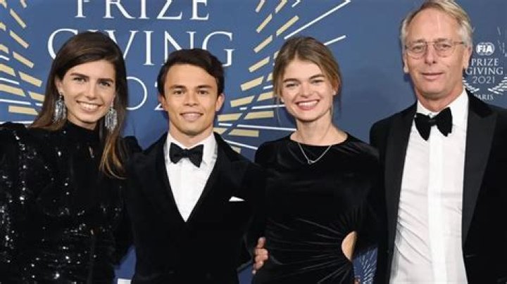 Unveiling The Visionary Art Of Naomi Hesseling: Discoveries And Insights