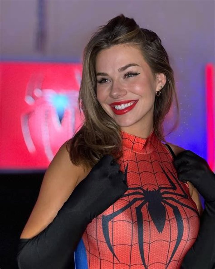 Uncover The Truth Behind The "Raerockhold Leaked" Controversy