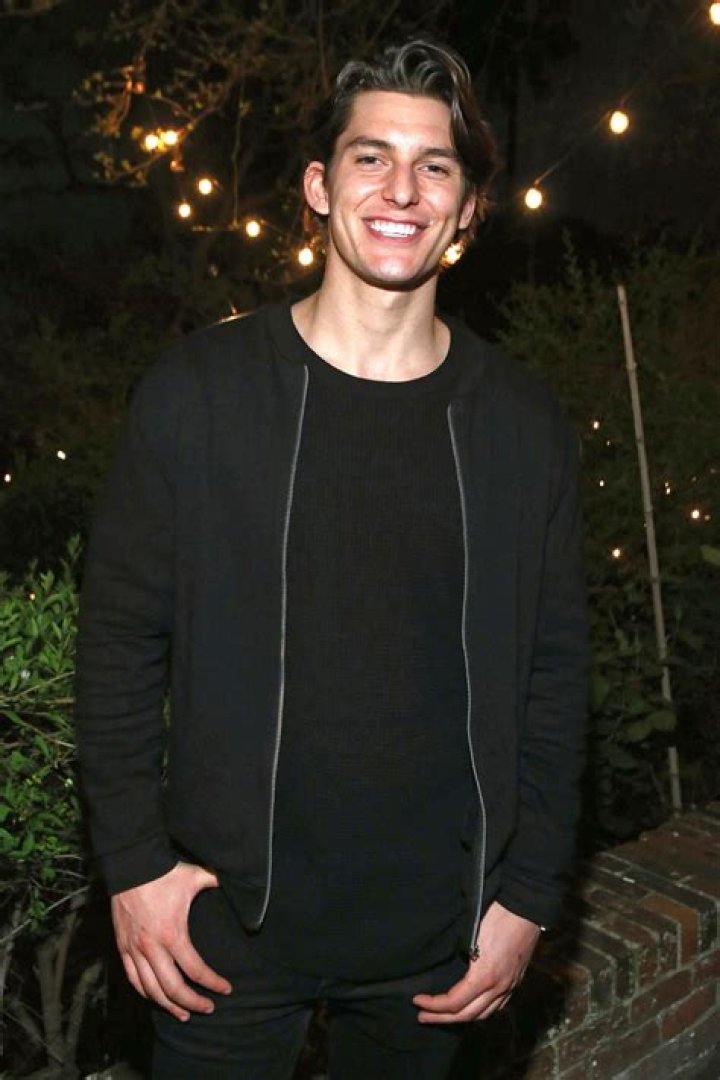 Unraveling Tanner Courtad's Towering Height